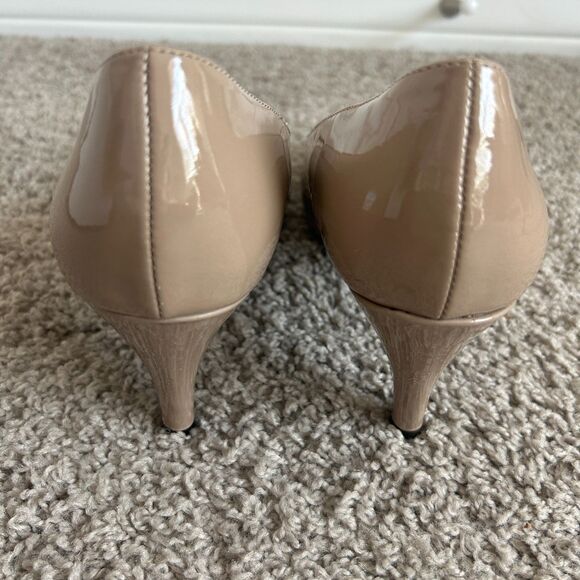Bandolino Rainaa Pump Tan Peep Toe Sz 10.5 - Picture 3 of 6